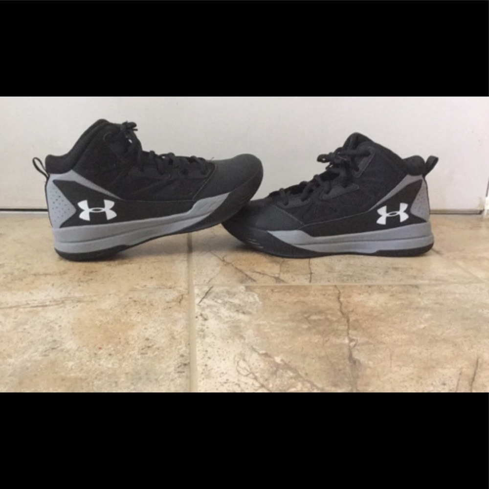 Under Armour Jet Mid Basketball Shoe